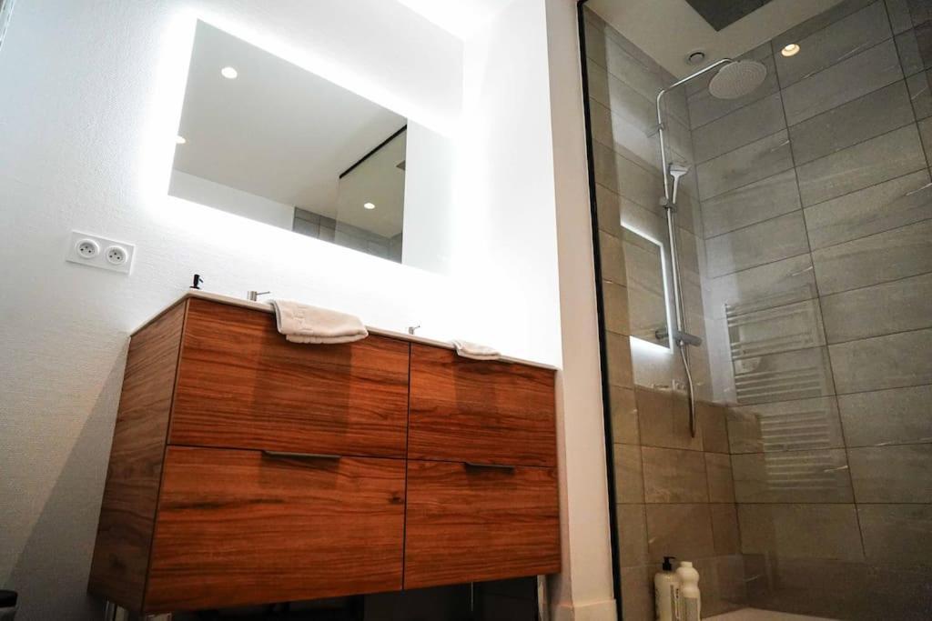 شقة Le Rive Hugo • Elegance & Art De Vivre Châteauroux المظهر الخارجي الصورة